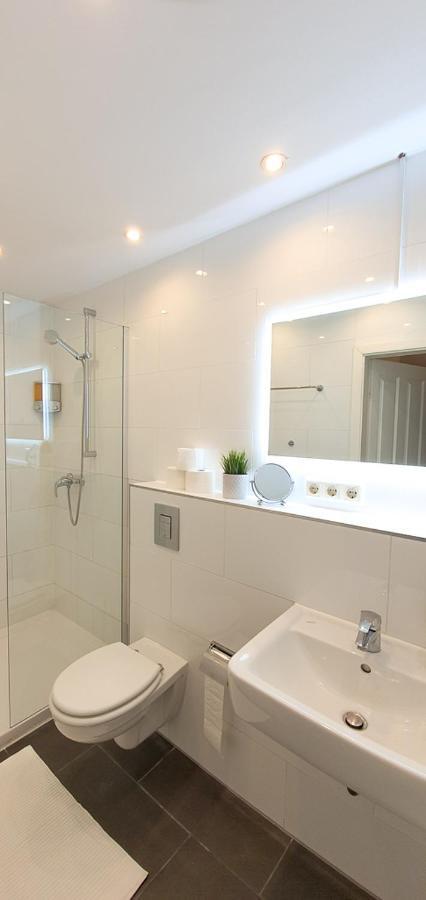 Cozy Einstein Apartment Berlin Bagian luar foto